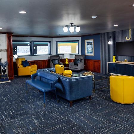 Hotel J Green Bay Bagian luar foto